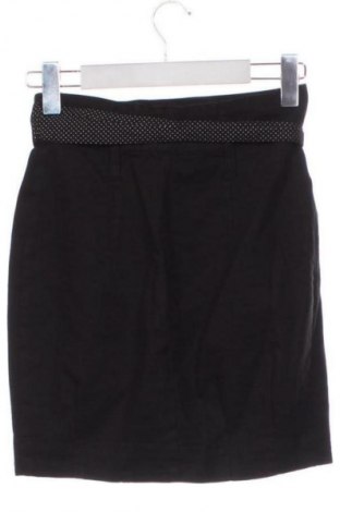 Пола Stradivarius, Размер XS, Цвят Черен, Цена 10,22 €