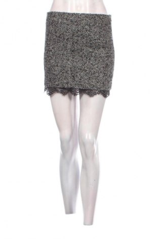 Пола United Colors Of Benetton, Размер M, Цвят Многоцветен, Цена 48,00 €