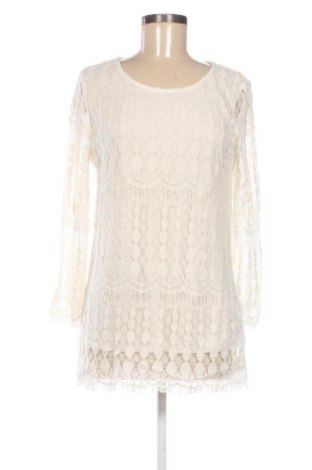 Ruha Adiva, Méret M, Szín Fehér, Ár 4 035 Ft