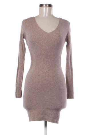 Ruha Belcci, Méret M, Szín Bézs, Ár 4 089 Ft