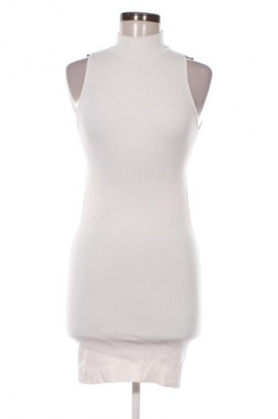 Рокля Bershka, Размер S, Цвят Бял, Цена 20,00 €