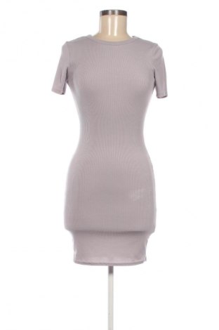 Ruha Boohoo, Méret M, Szín Szürke, Ár 13 110 Ft