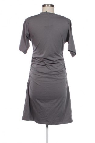 Рокля Boohoo, Размер M, Цвят Сив, Цена 31,73 €