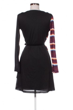 Рокля Desigual, Размер XL, Цвят Многоцветен, Цена 38,34 €