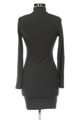 Kleid Fashion nova, Größe M, Farbe Grün, Preis € 9,99