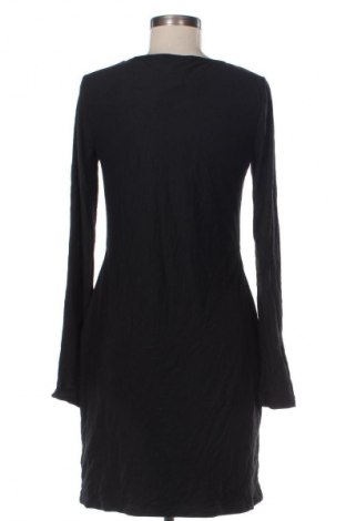 Ruha Guess, Méret M, Szín Fekete, Ár 12 839 Ft