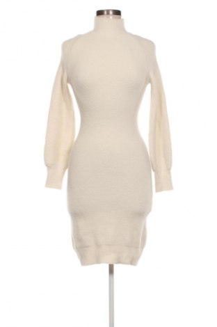 Ruha Guess, Méret S, Szín Ekrü
, Ár 19 779 Ft