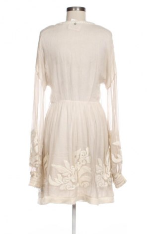 Рокля Guess, Размер S, Цвят Бежов, Цена 111,00 €