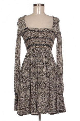 Рокля Guess, Размер M, Цвят Многоцветен, Цена 30,67 €