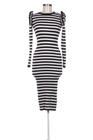 Рокля Guess, Размер S, Цвят Многоцветен, Цена 56,00 €