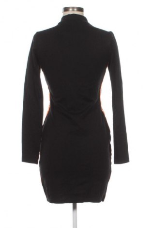 Рокля H&M Divided, Размер M, Цвят Многоцветен, Цена 5,11 €