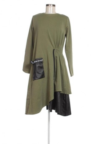 Kleid Lilia, Größe M, Farbe Mehrfarbig, Preis € 25,00