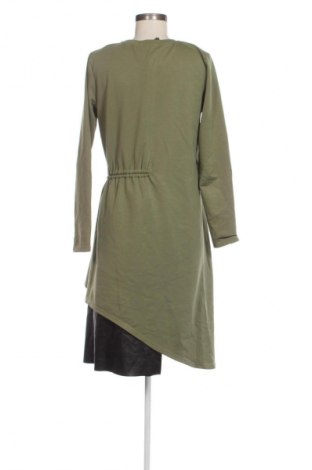 Kleid Lilia, Größe M, Farbe Mehrfarbig, Preis € 25,00