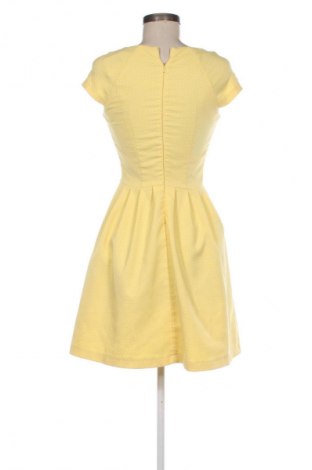 Šaty  Mohito, Velikost S, Barva Žlutá, Cena  565,00 Kč