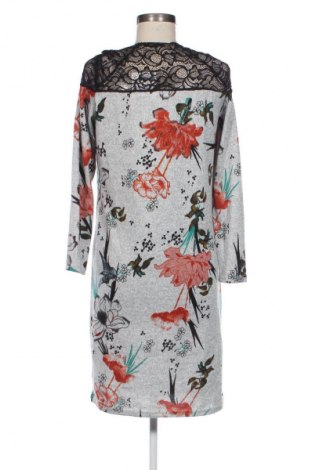 Рокля ONLY, Размер M, Цвят Многоцветен, Цена 6,13 €