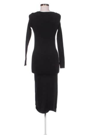Рокля Pull&Bear, Размер XS, Цвят Черен, Цена 19,95 €