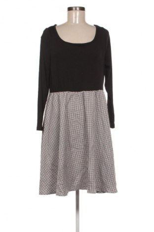 Kleid SHEIN, Größe XL, Farbe Mehrfarbig, Preis € 8,99