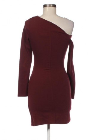 Рокля Stradivarius, Размер S, Цвят Червен, Цена 5,11 €