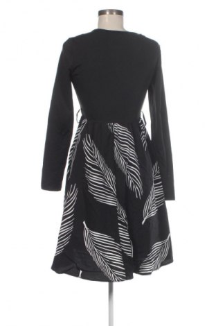 Рокля Unbranded, Размер M, Цвят Многоцветен, Цена 7,15 €