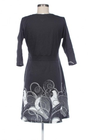 Kleid Unbranded, Größe M, Farbe Mehrfarbig, Preis € 10,99