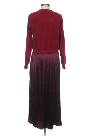 Ruha Unbranded, Méret M, Szín Piros, Ár 5 549 Ft