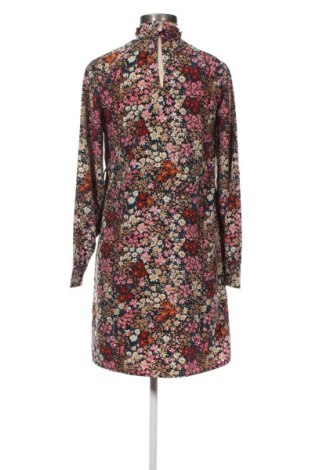 Рокля Vero Moda, Размер XS, Цвят Многоцветен, Цена 5,11 €