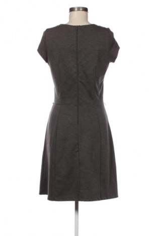 Kleid WE, Größe M, Farbe Grau, Preis € 10,99