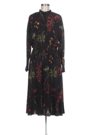 Рокля Weekday, Размер M, Цвят Многоцветен, Цена 10,73 €