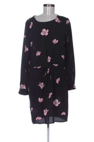 Ruha mbyM, Méret M, Szín Sokszínű, Ár 4 759 Ft