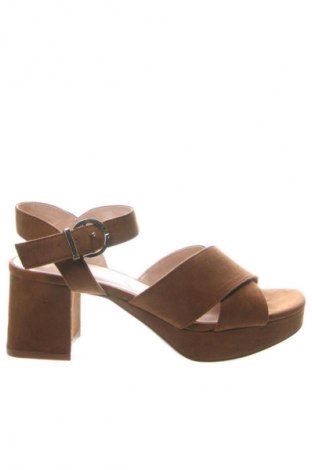 Сандали Zara, Размер 37, Цвят Бежов, Цена 29,14 €