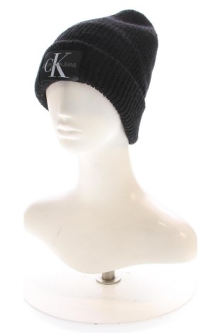 Шапка Calvin Klein Jeans, Цвят Черен, Цена 14,82 €