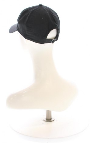 Шапка Reebok, Цвят Черен, Цена 11,35 €