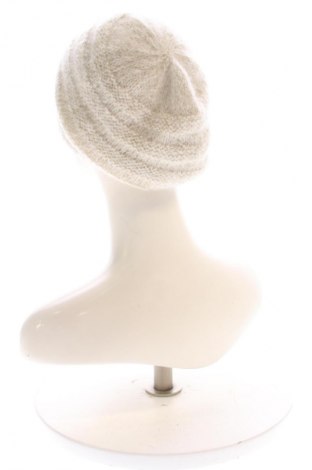 Шапка Riani, Цвят Бежов, Цена 38,34 €