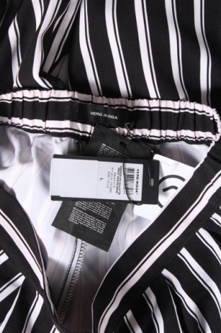 Γυναικείο παντελόνι Vero Moda, Μέγεθος L, Χρώμα Μαύρο, 96% πολυεστέρας, 4% ελαστάνη, Τιμή 14,23 €