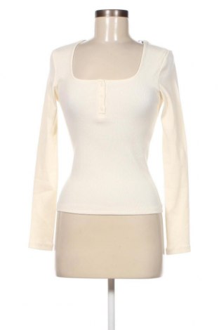 Дамска блуза ONLY, Размер M, Цвят Екрю, Цена 96,00 лв.