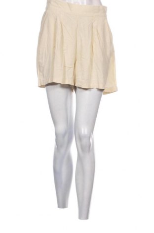 Дамски къс панталон Gina Tricot, Размер S, Цвят Бежов, Цена 19,20 лв.