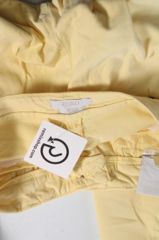Дамски панталон Reiko, Размер XS, Цвят Жълт, Цена 78,00 лв.