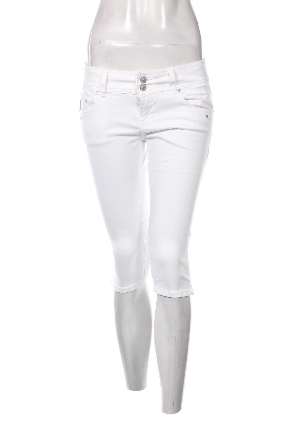 Дамски къс панталон Ltb, Размер S, Цвят Бял, Цена 23,04 лв.