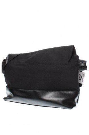 Чанта за лаптоп Schott, Цвят Черен, Цена 78,96 лв.