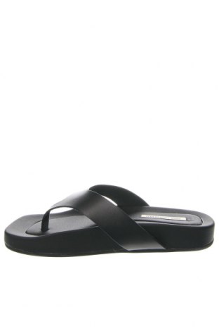Papuci Karl Lagerfeld, Mărime 39, Culoare Negru, Preț 1.107,54 Lei