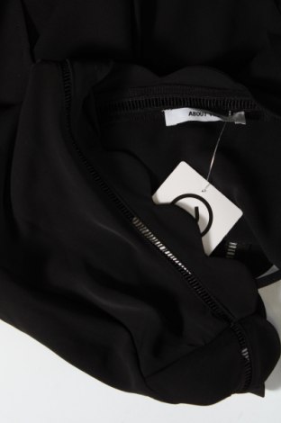 Γυναικεία μπλούζα About You, Μέγεθος M, Χρώμα Μαύρο, Τιμή 20,62 €