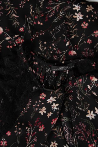 Γυναικεία μπλούζα Bershka, Μέγεθος M, Χρώμα Μαύρο, Τιμή 11,75 €