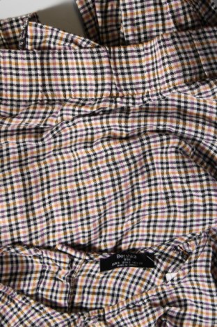 Γυναικεία μπλούζα Bershka, Μέγεθος S, Χρώμα Πολύχρωμο, Τιμή 2,47 €