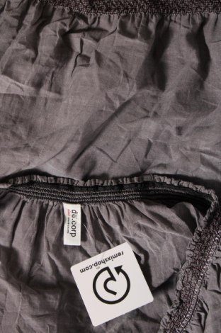 Дамска блуза De.corp By Esprit, Размер XS, Цвят Екрю, Цена 24,00 лв.