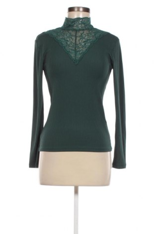 Дамска блуза ONLY, Размер S, Цвят Зелен, Цена 31,19 лв.