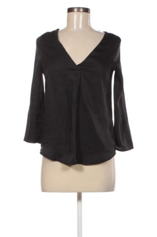 Γυναικεία μπλούζα Pull&Bear, Μέγεθος XS, Χρώμα Μαύρο, Τιμή 9,62 €