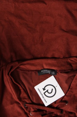 Γυναικεία μπλούζα Reserved, Μέγεθος XS, Χρώμα Καφέ, Τιμή 2,94 €