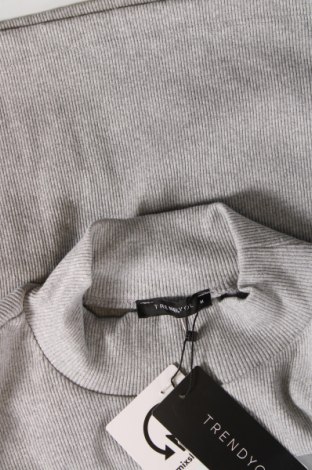 Damen Shirt Trendyol, Größe M, Farbe Grau, Preis 4,08 €