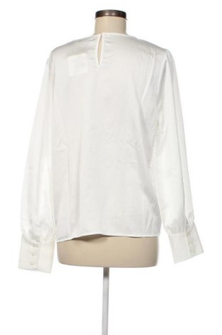 Damen Shirt VILA, Größe M, Farbe Weiß, Preis 20,62 €