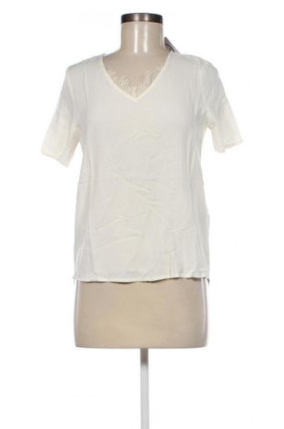 Дамска блуза Vero Moda, Размер XS, Цвят Екрю, Цена 11,60 лв.